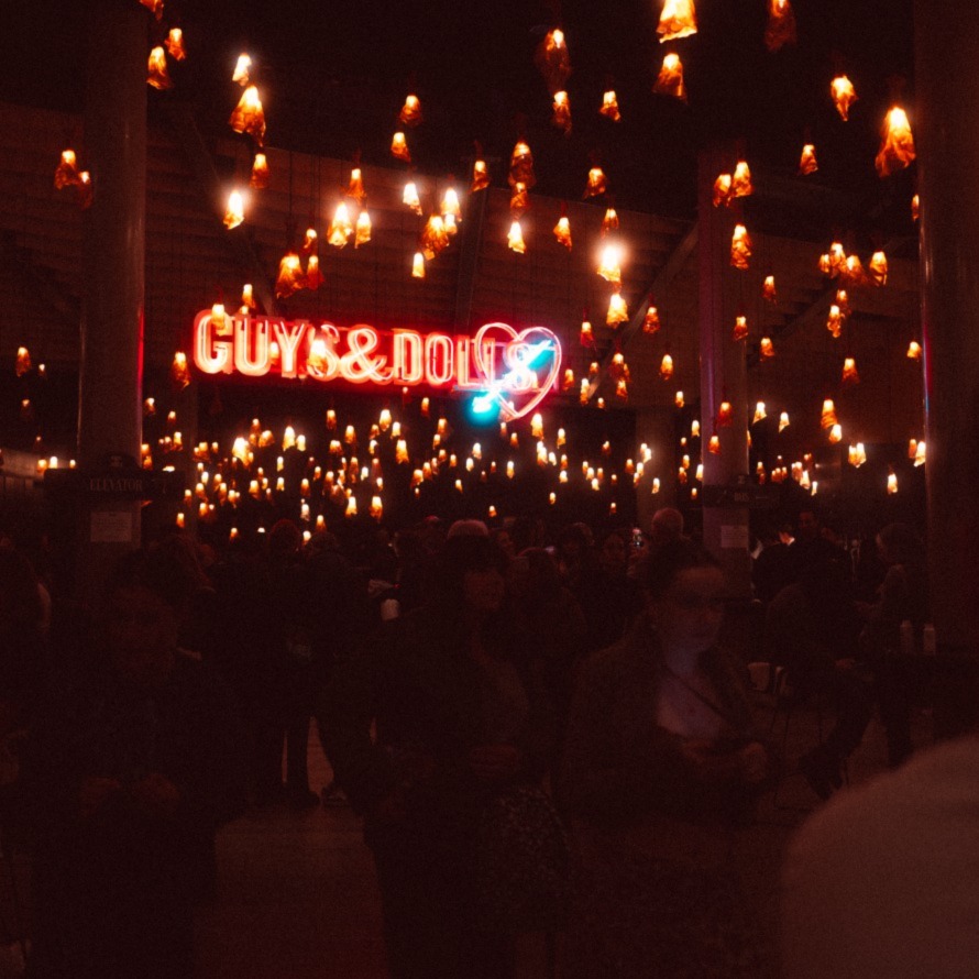 The Immersive Experience of "Guys and Dolls" on the West End (2 minute